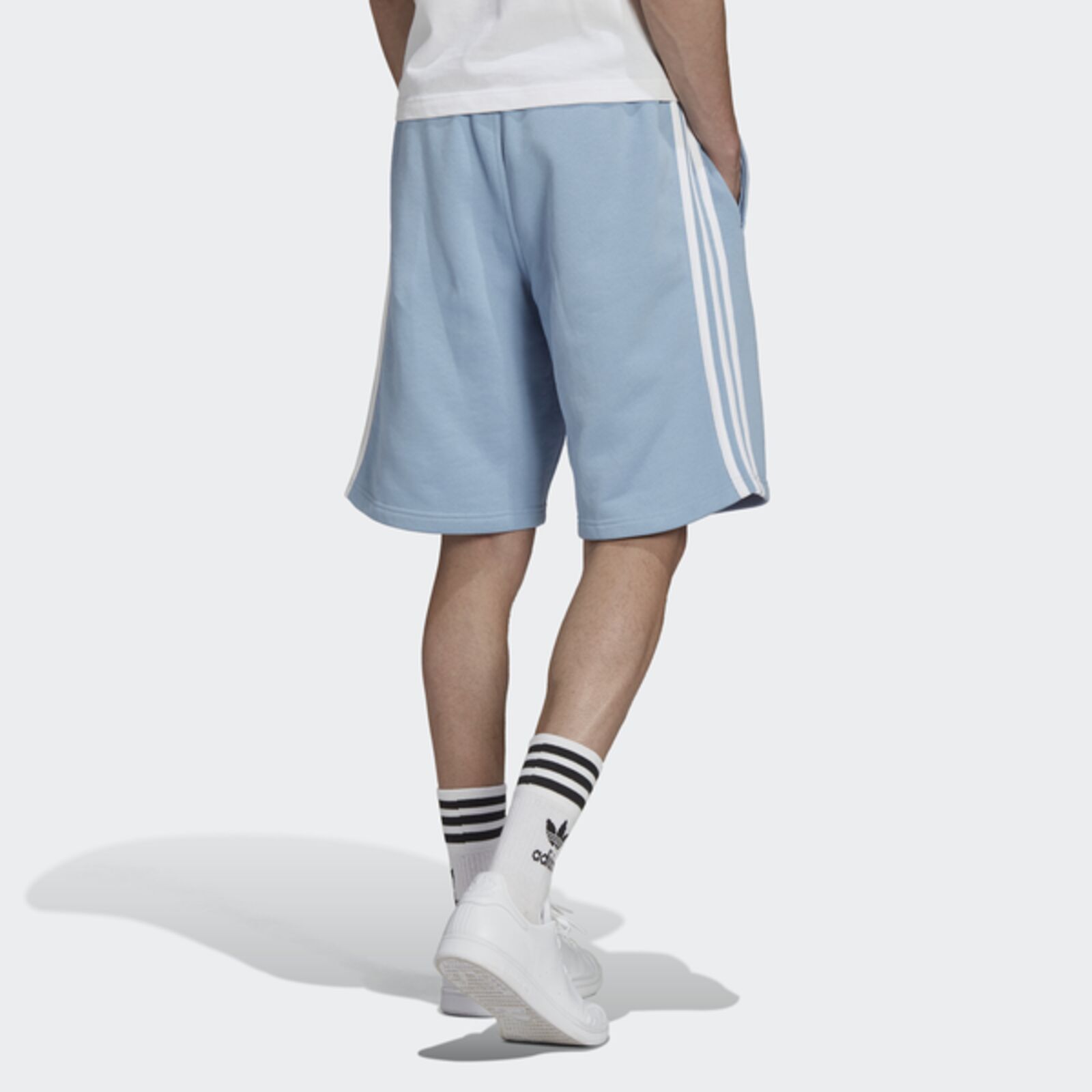3 stripes short